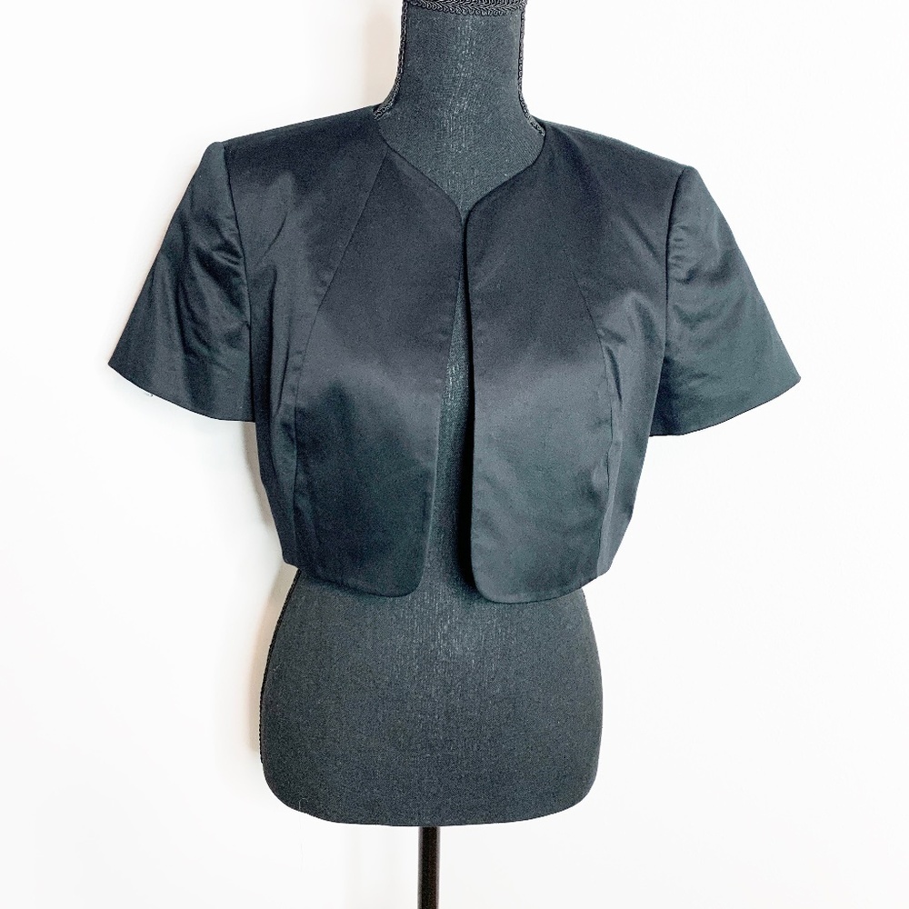 Tahari Arthur S. Levine Black Crop Padded Shoulders Women's Blazer (sz 8)